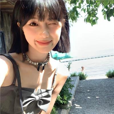 红粉妖魔